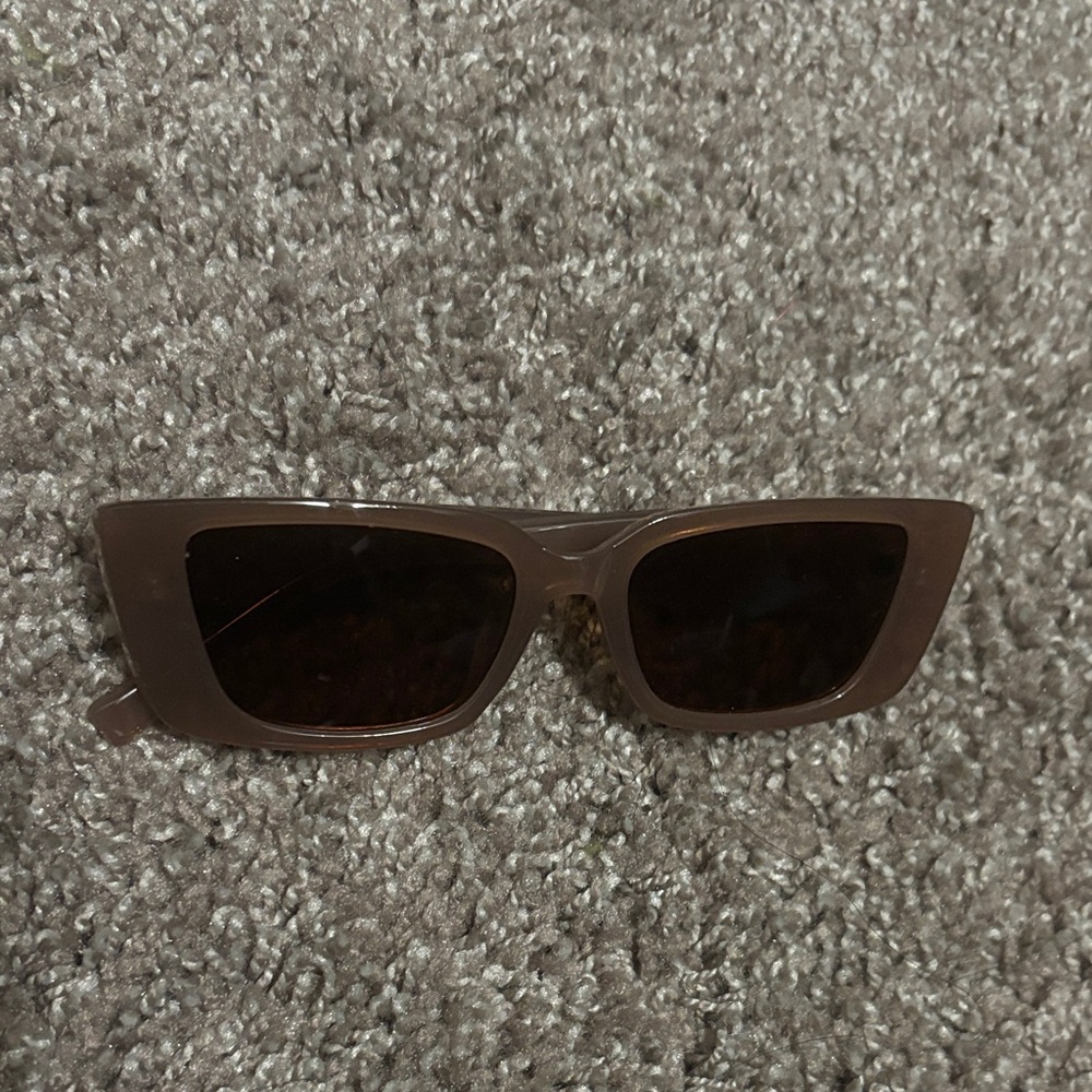 Chic Brown Sunglasses